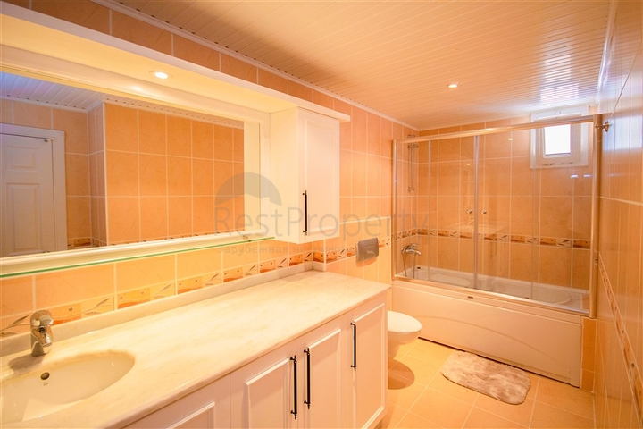 Wohnung 2+1 150 Meter vom Meer entfernt in der malerischen Gegend von Mahmutlar