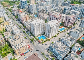 Wohnung 2+1 150 Meter vom Meer entfernt in der malerischen Gegend von Mahmutlar