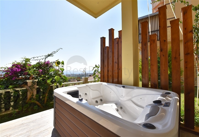 5+1 Design renovierte Villa