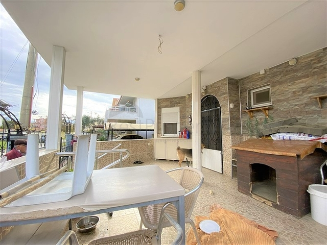 Villa 6+2 mit Pool in Konakli