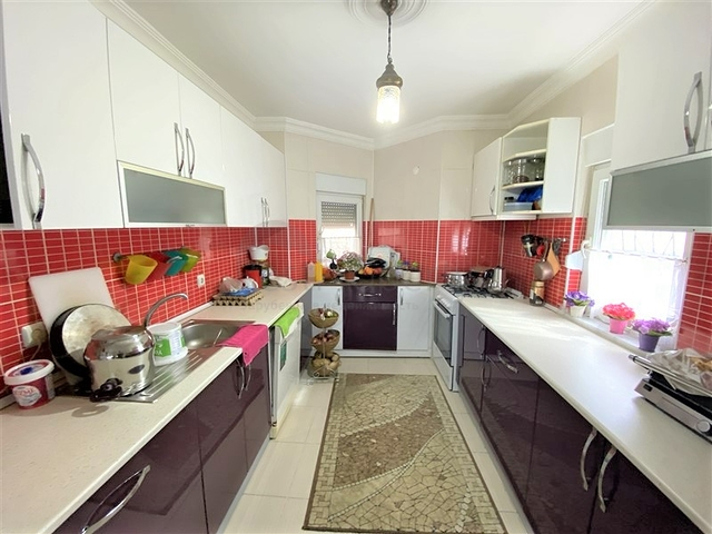 Villa 6+2 mit Pool in Konakli