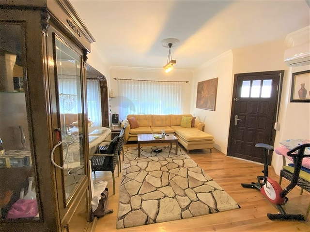 Villa 6+2 mit Pool in Konakli