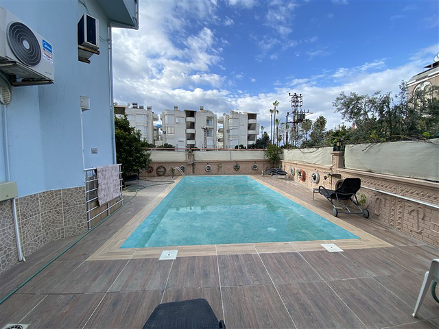 Villa 6+2 mit Pool in Konakli