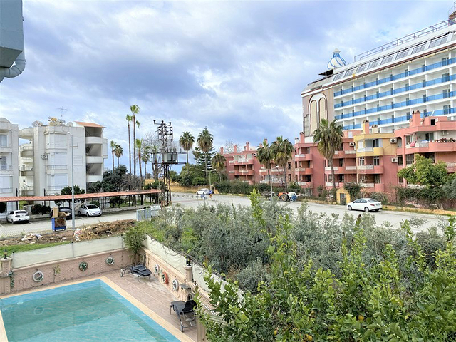 Villa 6+2 mit Pool in Konakli