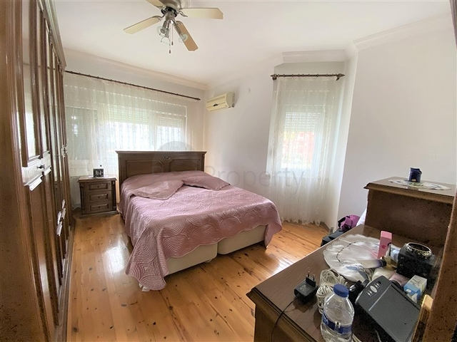 Villa 6+2 mit Pool in Konakli