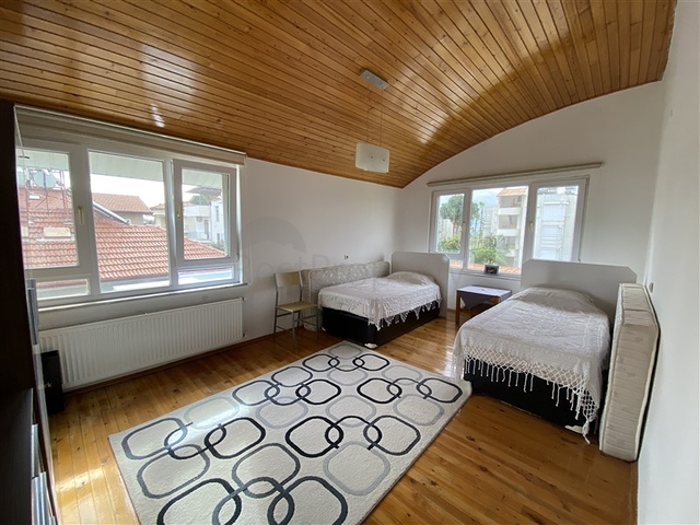 Villa 6+2 mit Pool in Konakli