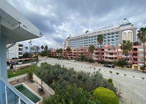 Villa 6+2 mit Pool in Konakli