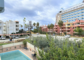 Villa 6+2 mit Pool in Konakli