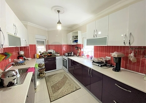 Villa 6+2 mit Pool in Konakli