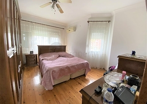 Villa 6+2 mit Pool in Konakli