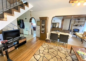 Villa 6+2 mit Pool in Konakli