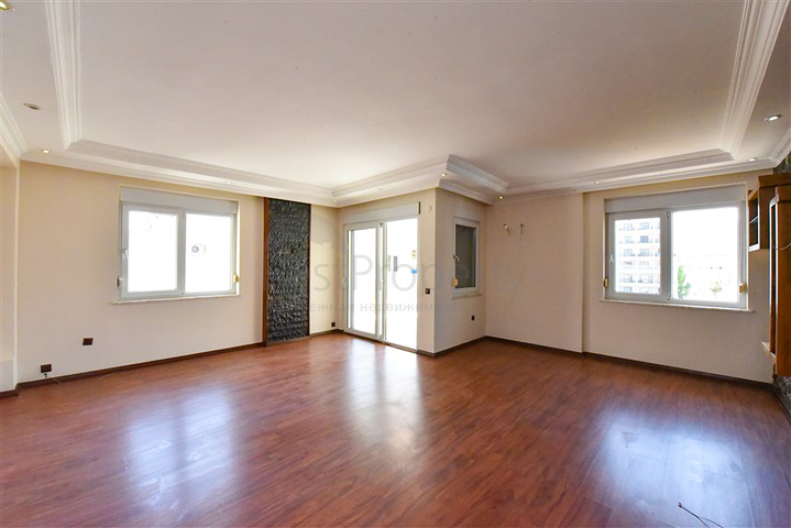 Geräumiges Penthouse vom Eigentümer 3+1 mit separater Küche 200 Meter vom Meer entfernt in der Nähe von Oba