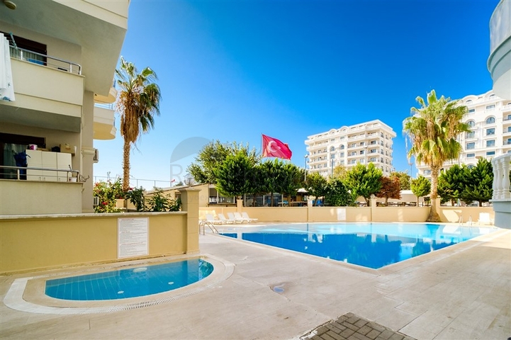 Geräumiges Penthouse vom Eigentümer 3+1 mit separater Küche 200 Meter vom Meer entfernt in der Nähe von Oba