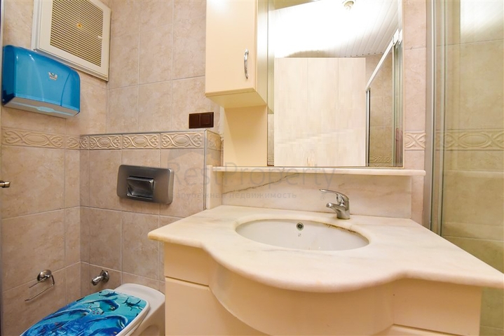 Geräumiges Penthouse vom Eigentümer 3+1 mit separater Küche 200 Meter vom Meer entfernt in der Nähe von Oba