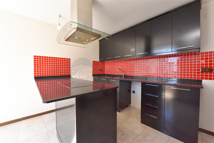 Geräumiges Penthouse vom Eigentümer 3+1 mit separater Küche 200 Meter vom Meer entfernt in der Nähe von Oba