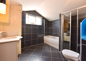 Geräumiges Penthouse vom Eigentümer 3+1 mit separater Küche 200 Meter vom Meer entfernt in der Nähe von Oba