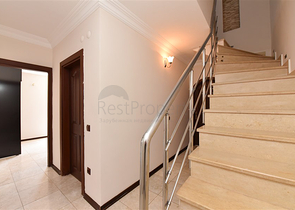 Geräumiges Penthouse vom Eigentümer 3+1 mit separater Küche 200 Meter vom Meer entfernt in der Nähe von Oba