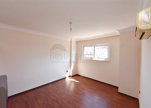 Geräumiges Penthouse vom Eigentümer 3+1 mit separater Küche 200 Meter vom Meer entfernt in der Nähe von Oba