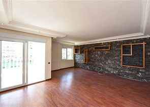 Geräumiges Penthouse vom Eigentümer 3+1 mit separater Küche 200 Meter vom Meer entfernt in der Nähe von Oba