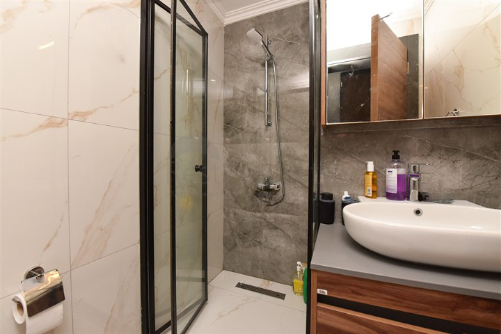 Neue Wohnung im Bezirk Oba in Verbindung mit der Infrastruktur