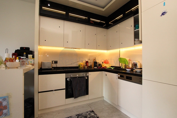 1+1 möblierte Wohnung in einem neuen Komplex auf Cleopatra