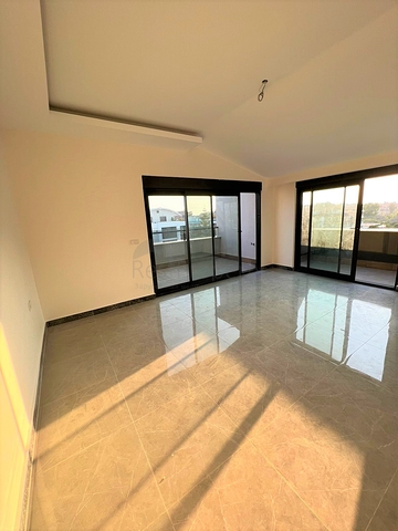 Penthouse 2+1 in Verbindung mit der Infrastruktur im Bezirk Oba