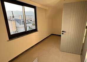 Penthouse 2+1 in Verbindung mit der Infrastruktur im Bezirk Oba