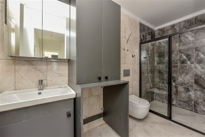 Geräumige Wohnung im neuen Komplex des Bezirks Oba