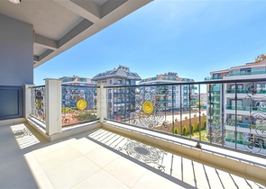 Geräumige Wohnung im neuen Komplex des Bezirks Oba