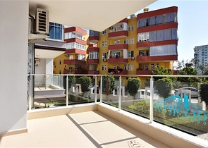 1+1 Wohnung im Stadtteil Mahmutlar, nur 350 Meter vom Meer entfernt 