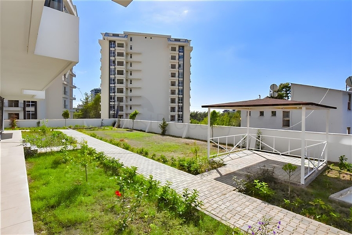 1+1 Wohnung in einem neuen Komplex im Stadtteil Avsallar