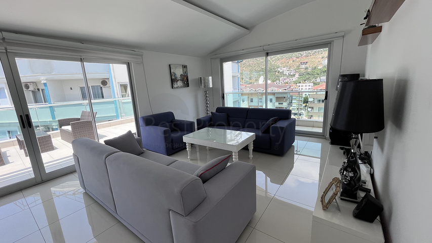 Schicke Duplex 3+1 im Komplex