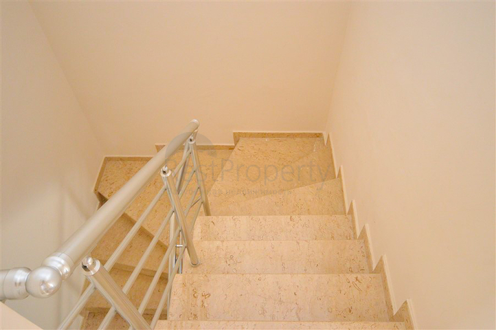 Duplex-Penthouse 3+1 100 m vom Meer entfernt