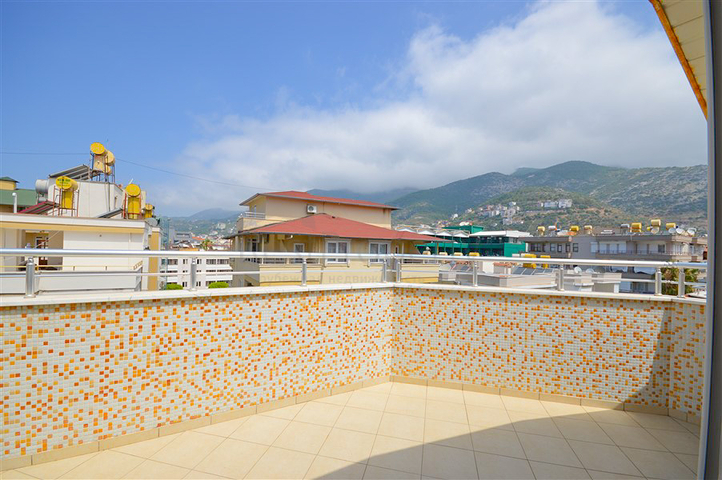 Duplex-Penthouse 3+1 100 m vom Meer entfernt