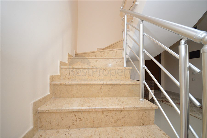 Duplex-Penthouse 3+1 100 m vom Meer entfernt