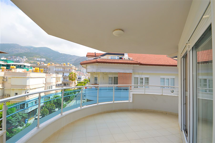 Duplex-Penthouse 3+1 100 m vom Meer entfernt