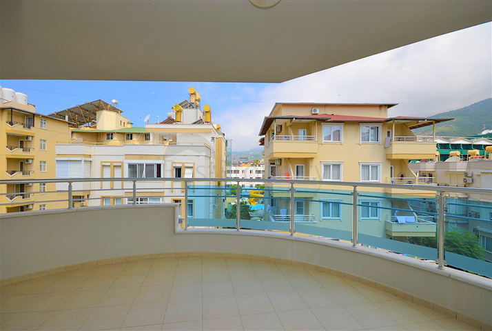 Duplex-Penthouse 3+1 100 m vom Meer entfernt