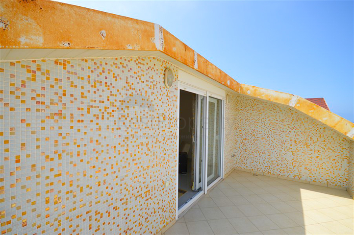 Duplex-Penthouse 3+1 100 m vom Meer entfernt