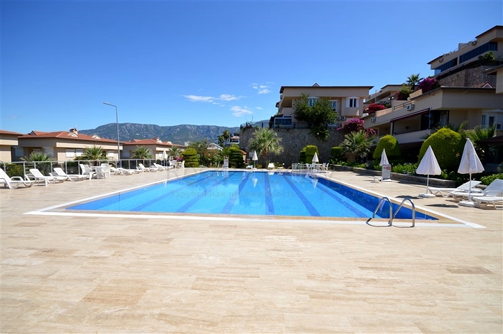 Gemütliche 2+1 Wohnung mit eigenem Gartengrundstück