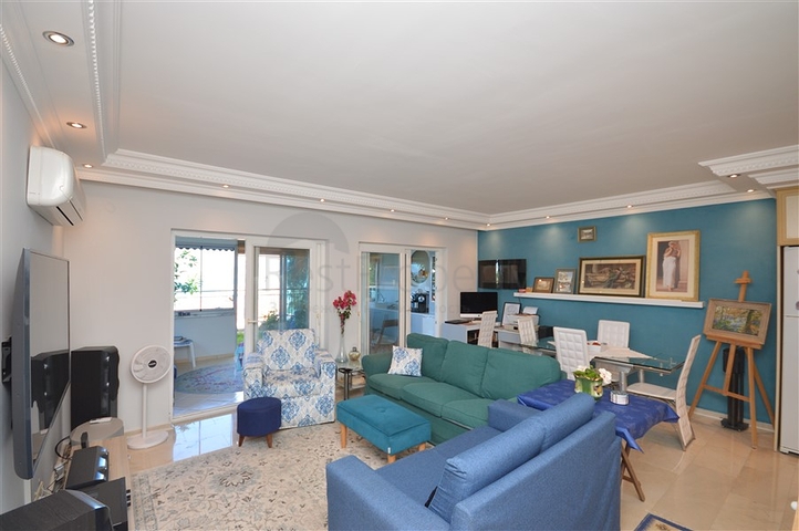 Gemütliche 2+1 Wohnung mit eigenem Gartengrundstück