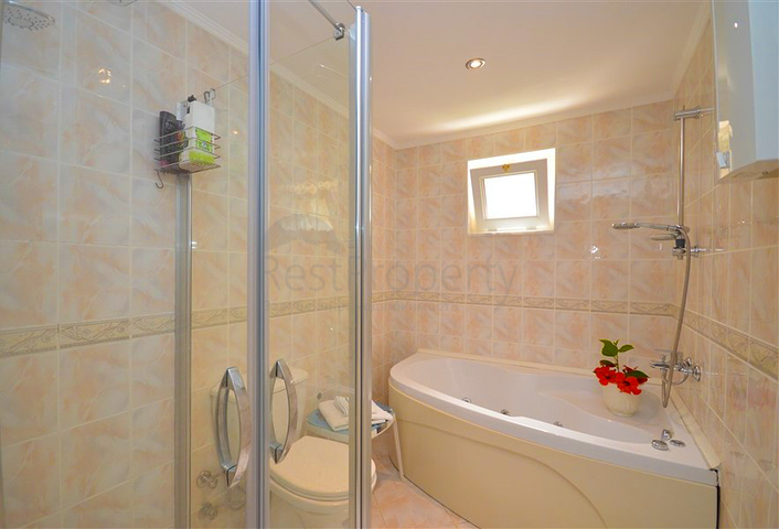 Gemütliche 2+1 Wohnung mit eigenem Gartengrundstück