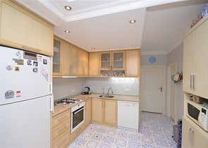 Gemütliche 2+1 Wohnung mit eigenem Gartengrundstück