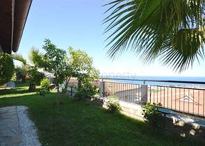 Gemütliche 2+1 Wohnung mit eigenem Gartengrundstück