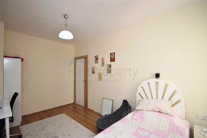 Geräumige Dreizimmerwohnung mit separater Küche im Stadtteil Oba