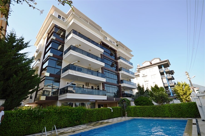 Geräumige Dreizimmerwohnung mit separater Küche im Stadtteil Oba