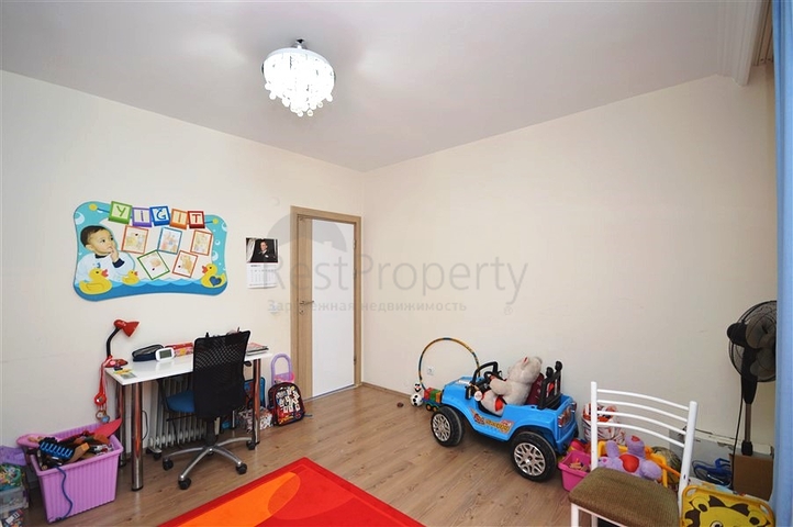 Geräumige Dreizimmerwohnung mit separater Küche im Stadtteil Oba