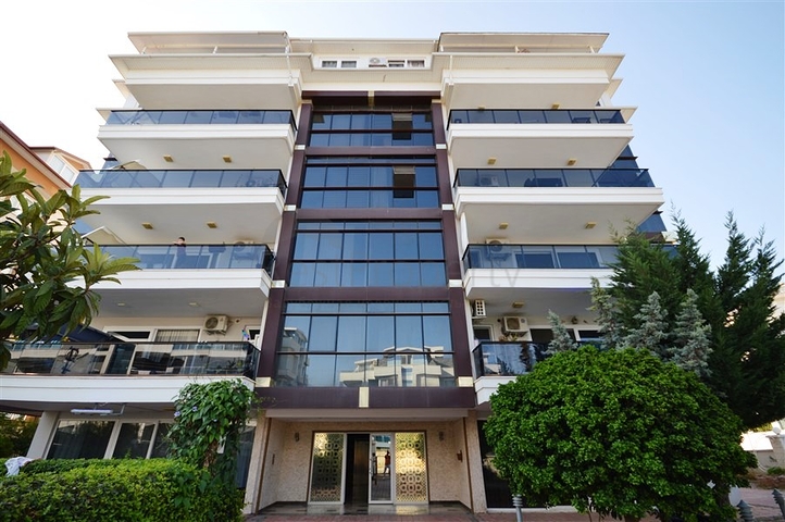 Geräumige Dreizimmerwohnung mit separater Küche im Stadtteil Oba