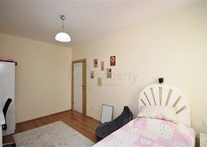 Geräumige Dreizimmerwohnung mit separater Küche im Stadtteil Oba