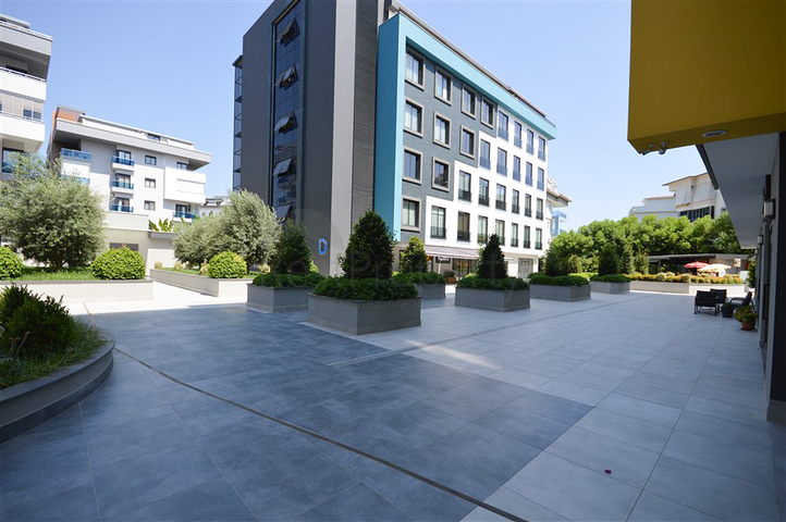 Gewerbeflächen zur Miete in einem vielversprechenden Bereich sind beide