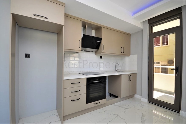 Präsentiert Ihnen eine 1+1 Wohnung zu Fuß zum Meer in der Nähe von Oba